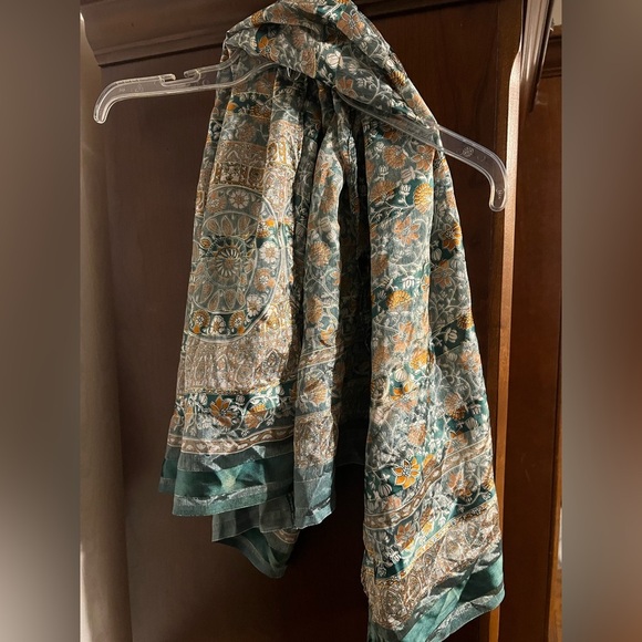Accessories - Floral Patterned Scarf in Green and Orange